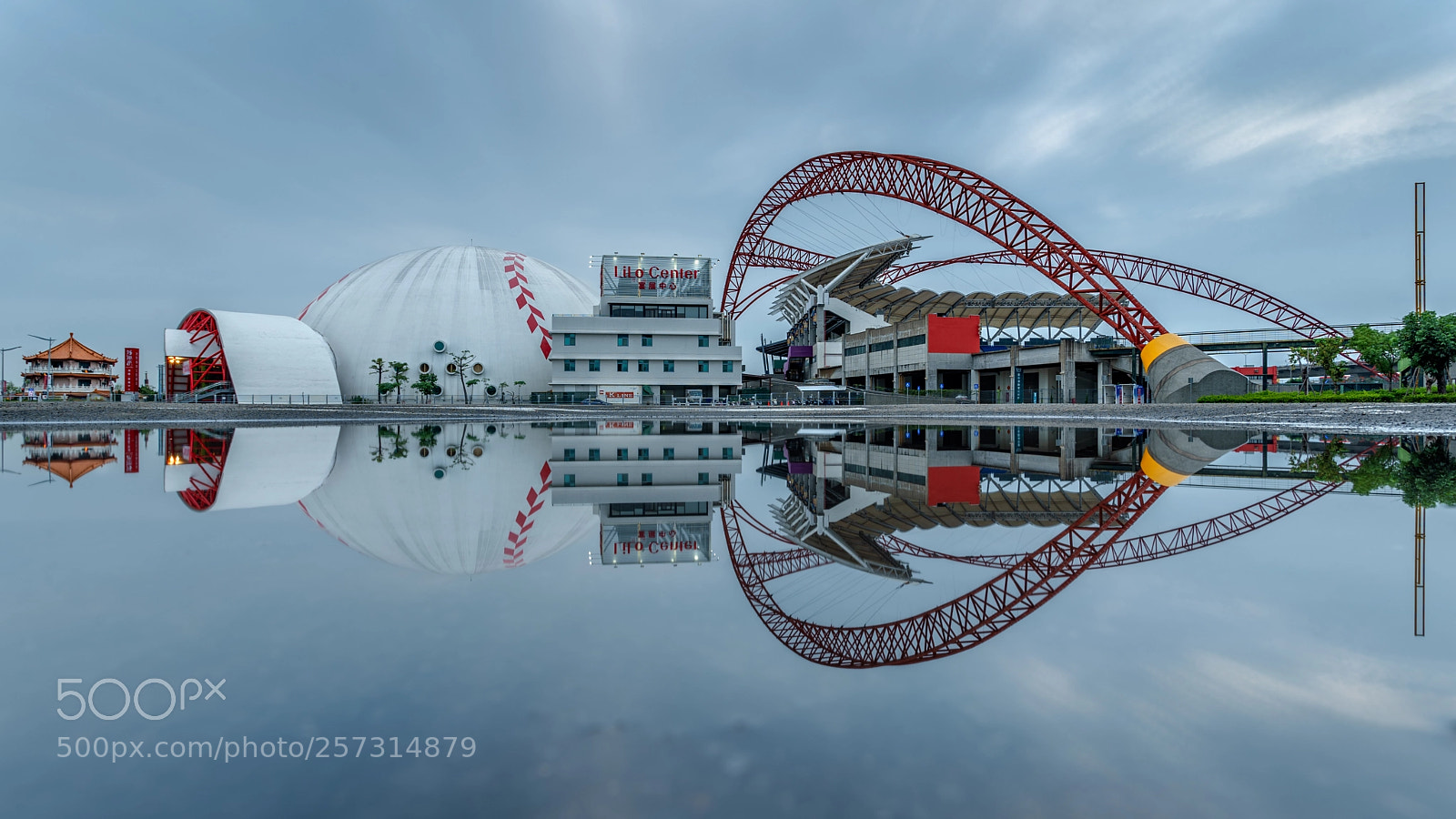Sony a7 II sample photo. Taichung space station photography