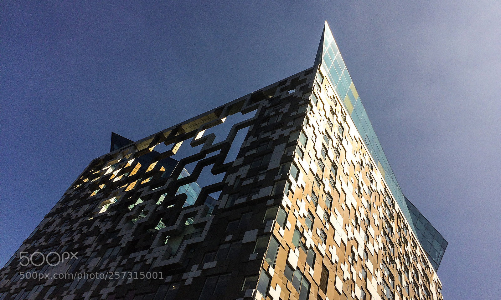 Apple iPhone 5s sample photo. The golden cube photography