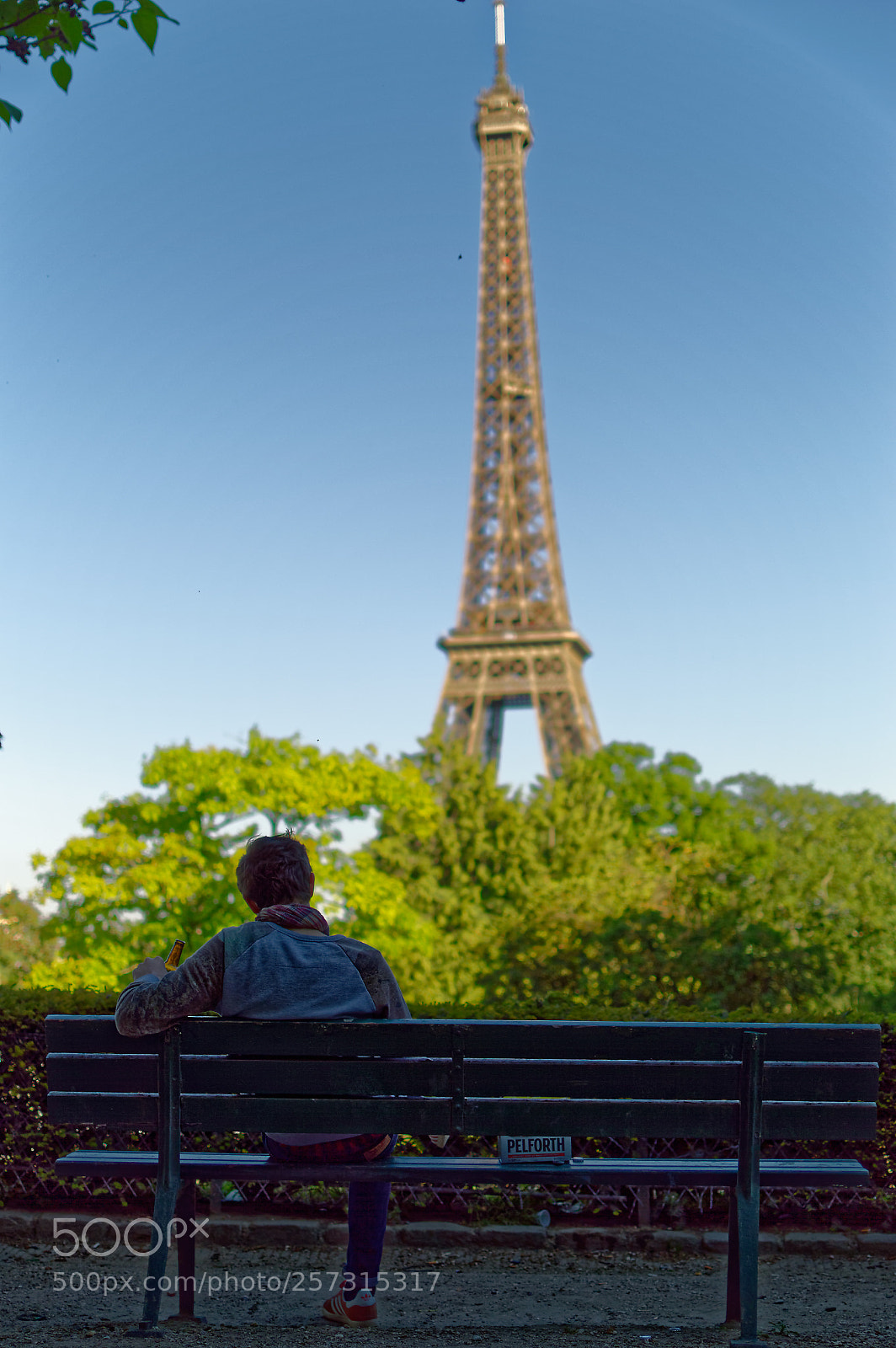 Nikon D3200 + Nikon AF-S DX Nikkor 35mm F1.8G sample photo. Parisian lifestyle 2 photography