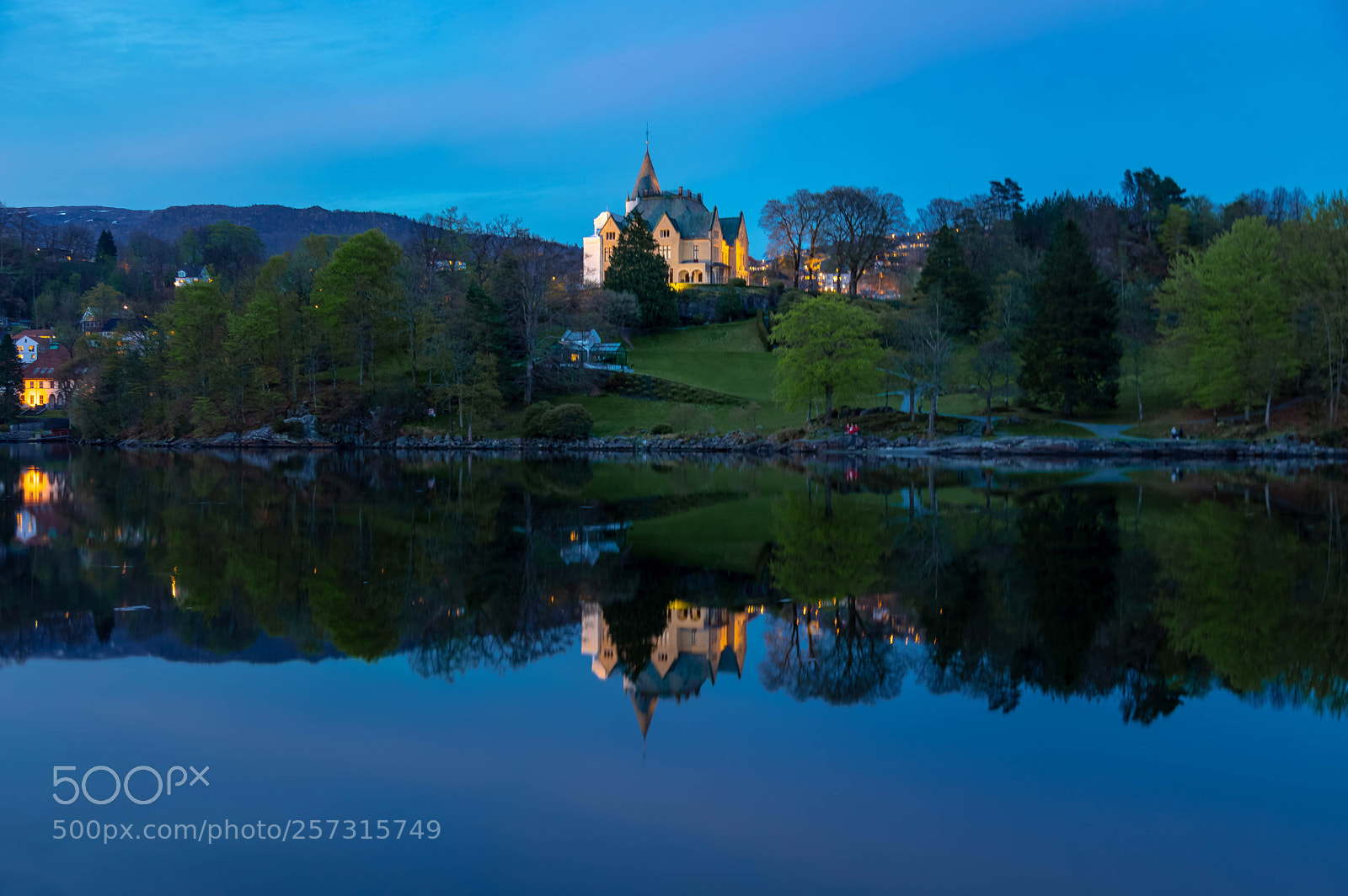 Canon EOS 6D Mark II sample photo. Gamlehaugen, bergen  photography