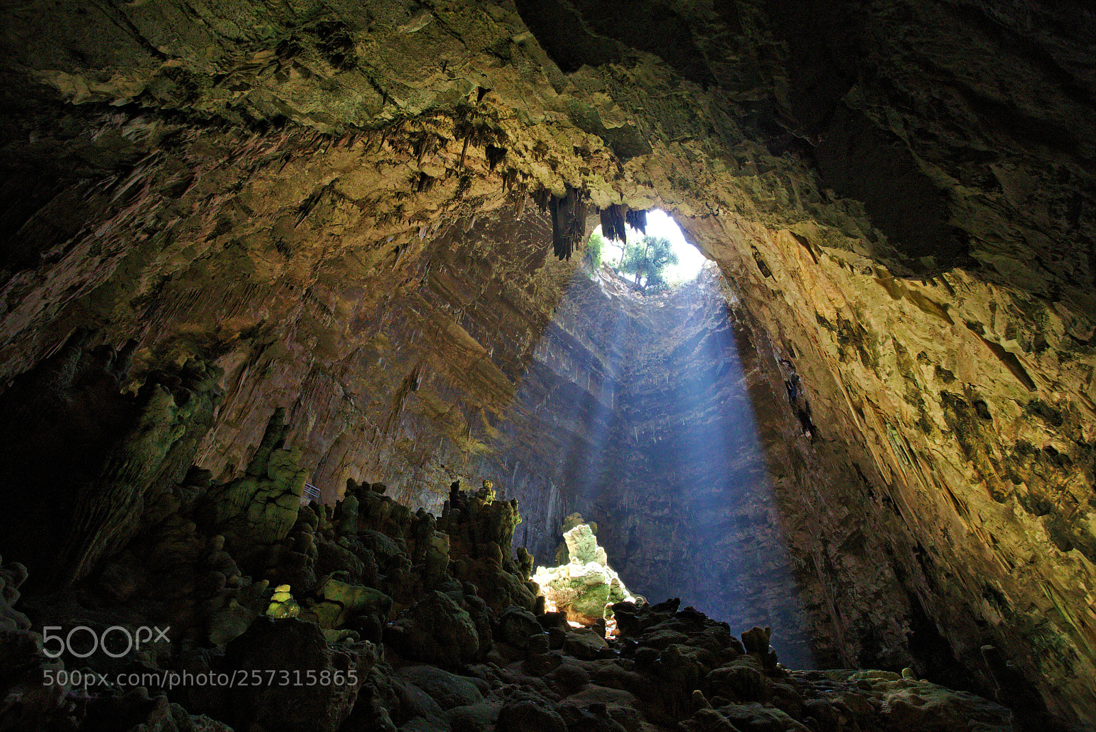 Canon EOS 6D + Canon EF 17-40mm F4L USM sample photo. Light in the cave photography