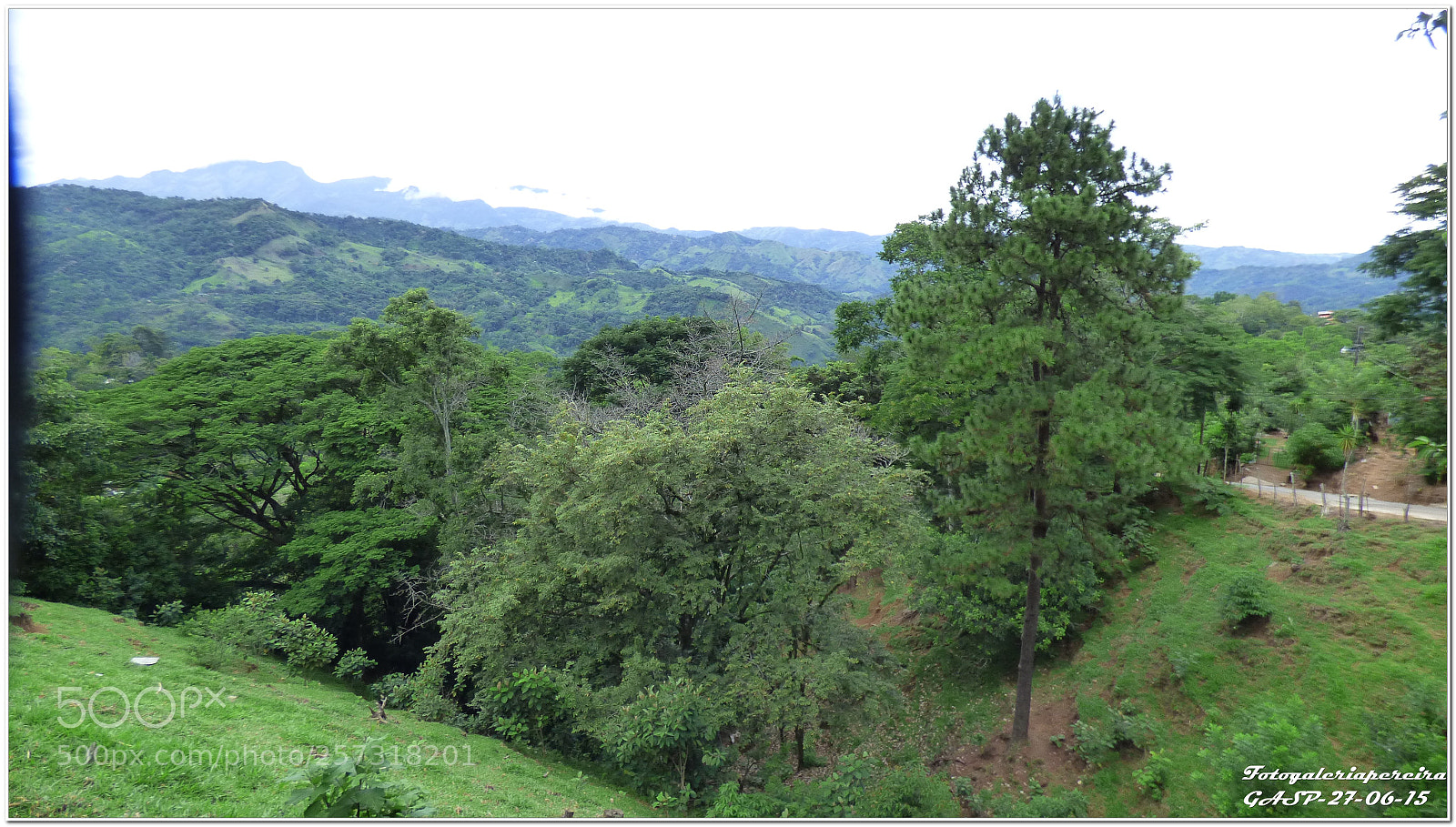 Panasonic Lumix DMC-FZ70 sample photo. La crus de piedades () photography