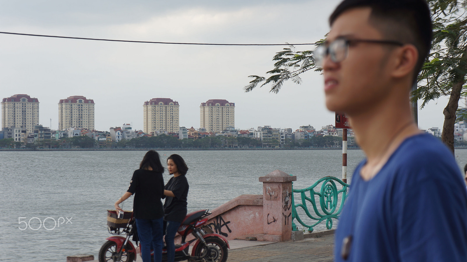 Sony Alpha NEX-5N sample photo. The sky is blue, and the wind is fresh, like usual photography