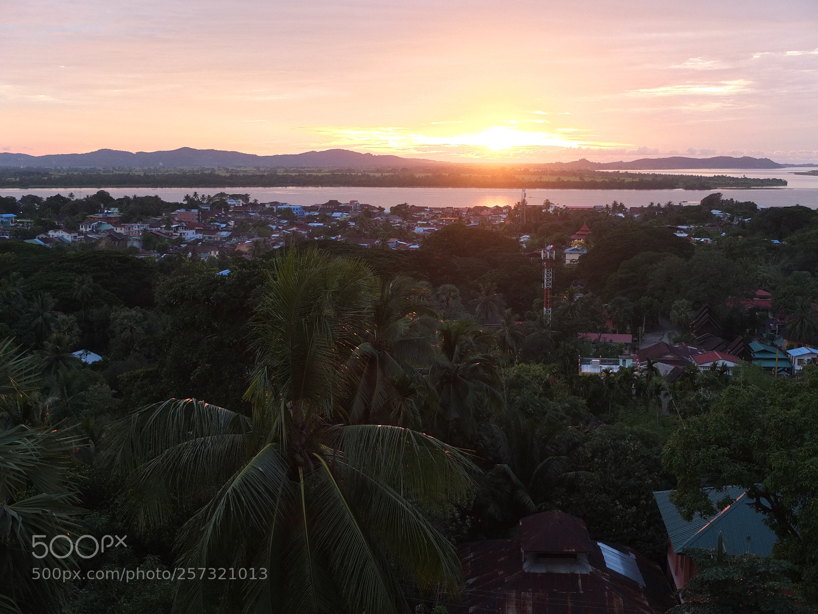 Fujifilm X10 sample photo. Myanmar temple sunset photography