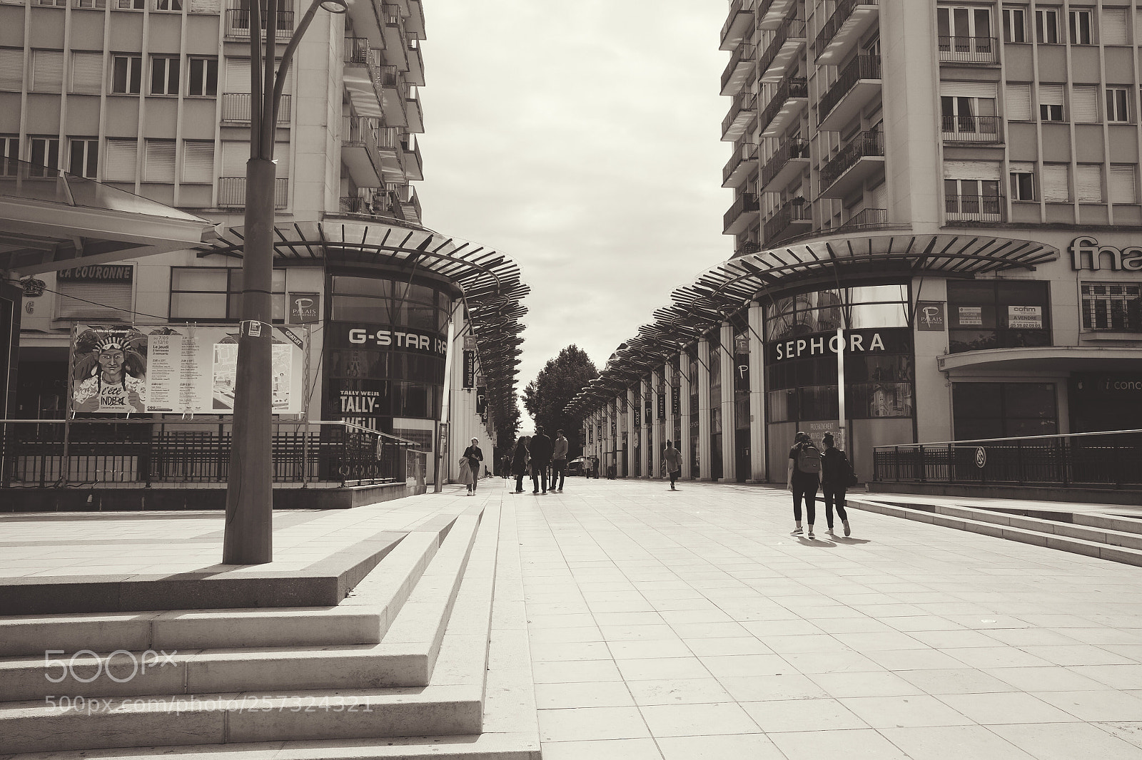 Fujifilm X70 sample photo. Pau  photography