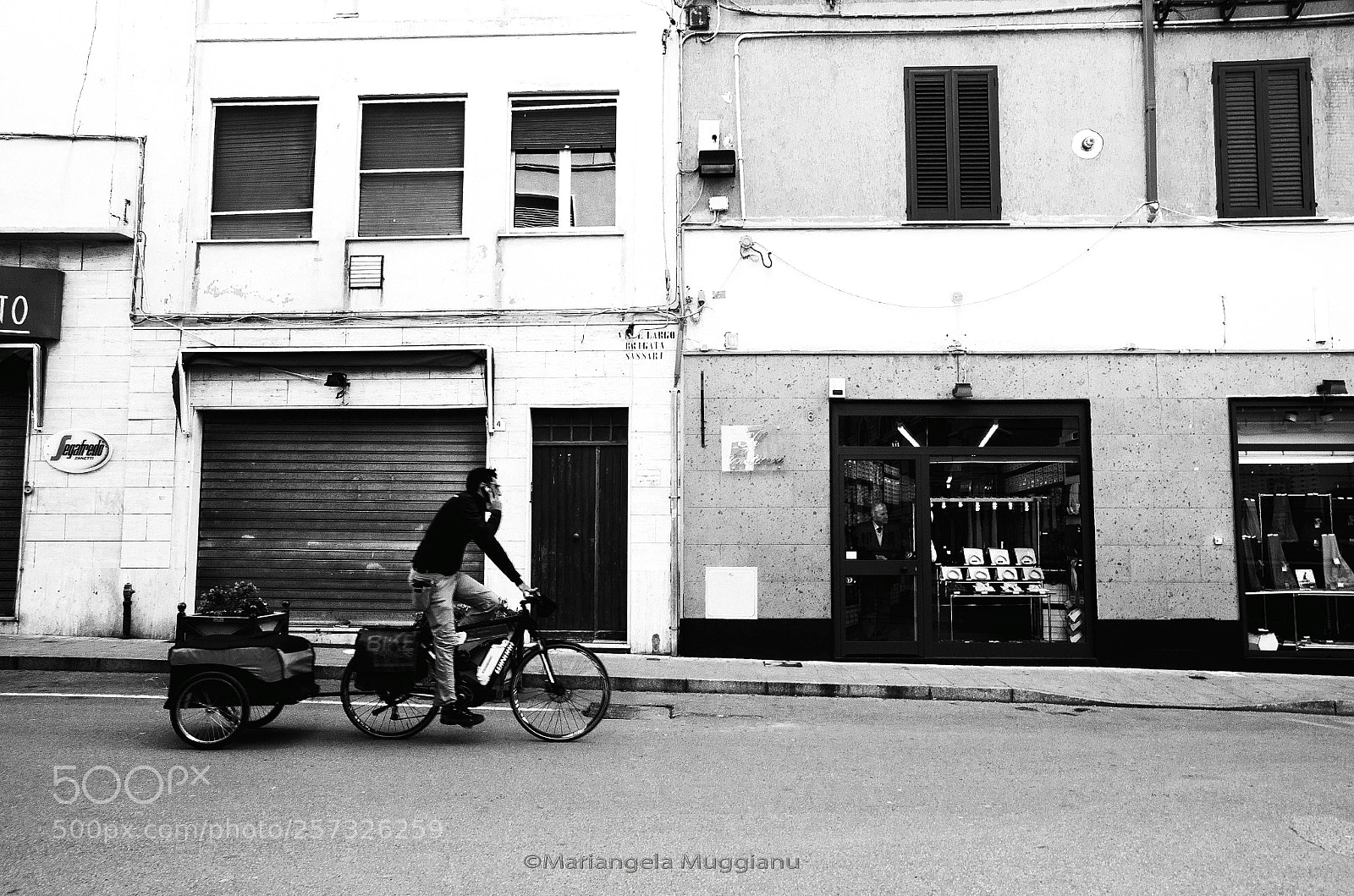 Nikon D5100 sample photo. Urban transport photography