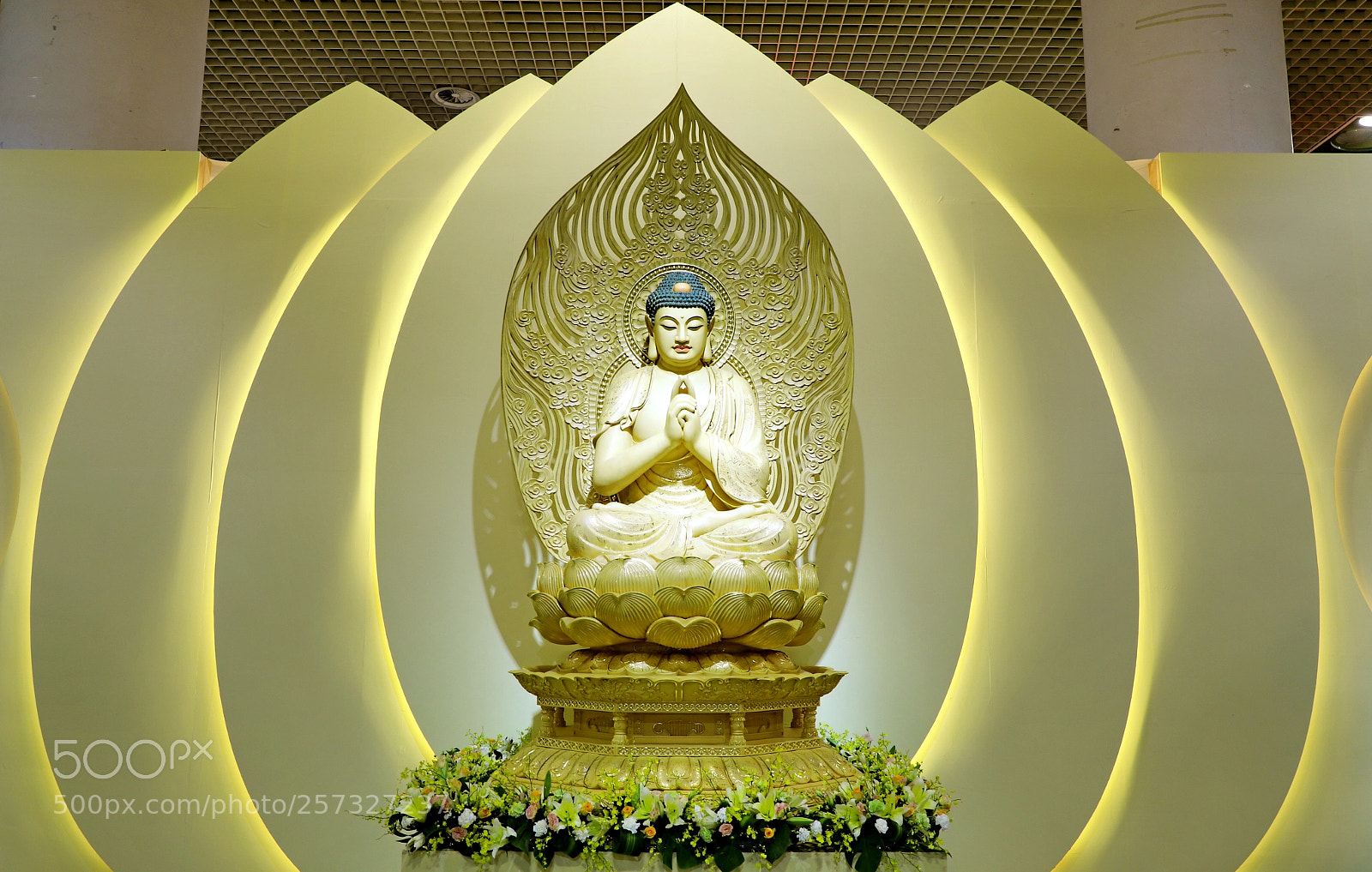 Canon EOS 6D Mark II sample photo. Prostrate oneself in worship photography