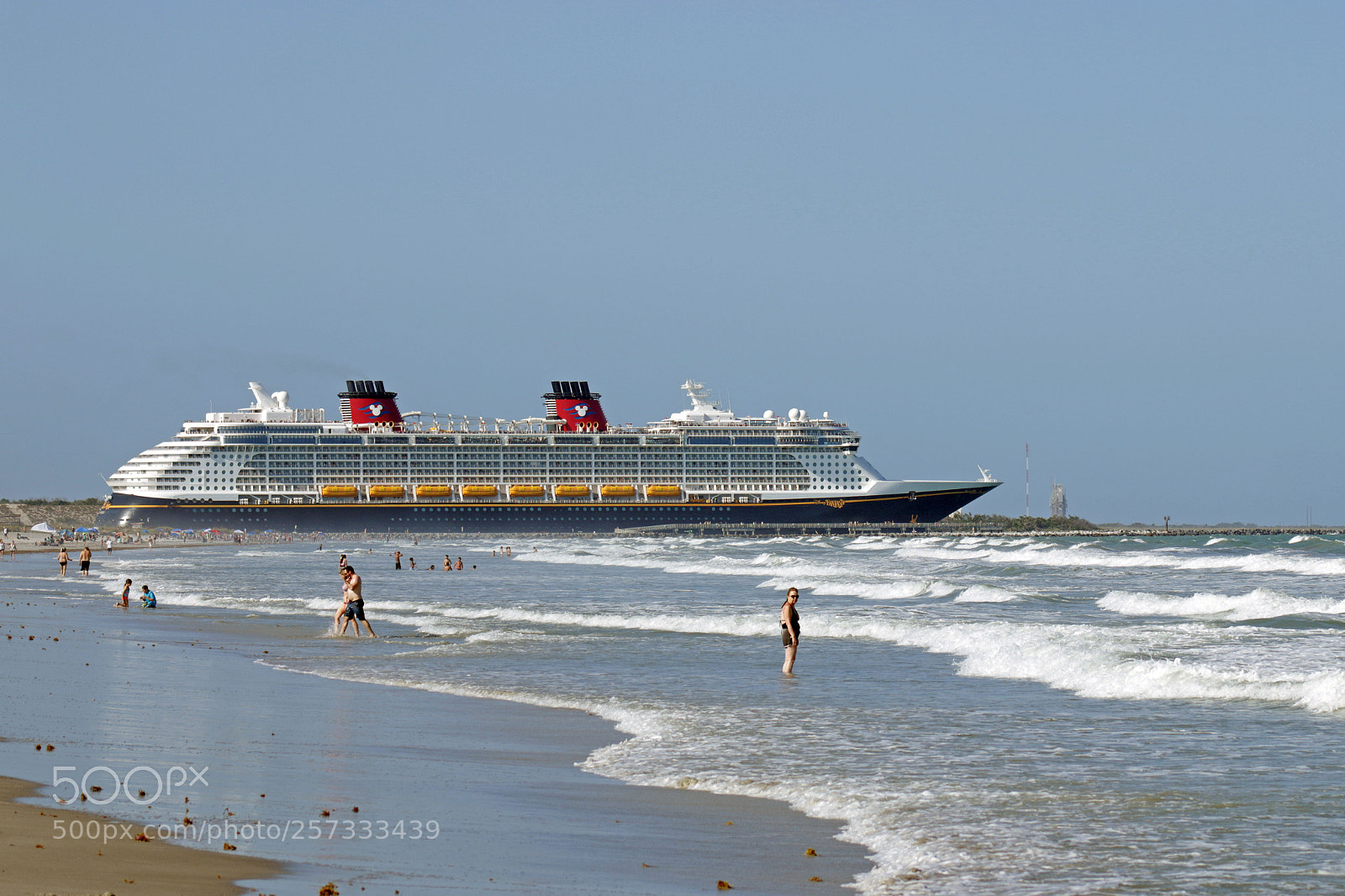 Canon EOS 70D sample photo. Into the surf photography