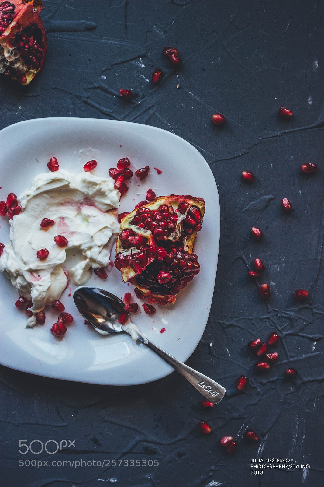 Canon EOS 600D (Rebel EOS T3i / EOS Kiss X5) sample photo. Sour cream and pomegranate photography