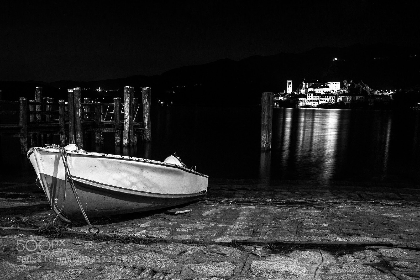 Samsung NX300 sample photo. Night on the lake photography