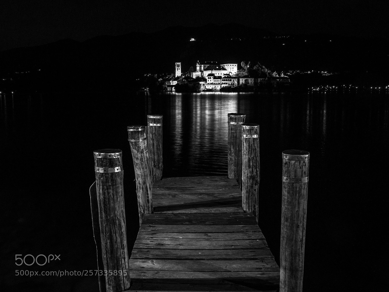 Samsung NX300 sample photo. Night on the lake photography