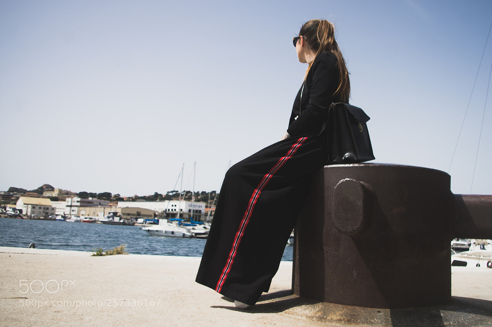 Pentax K-r sample photo. Parachute pant. photography