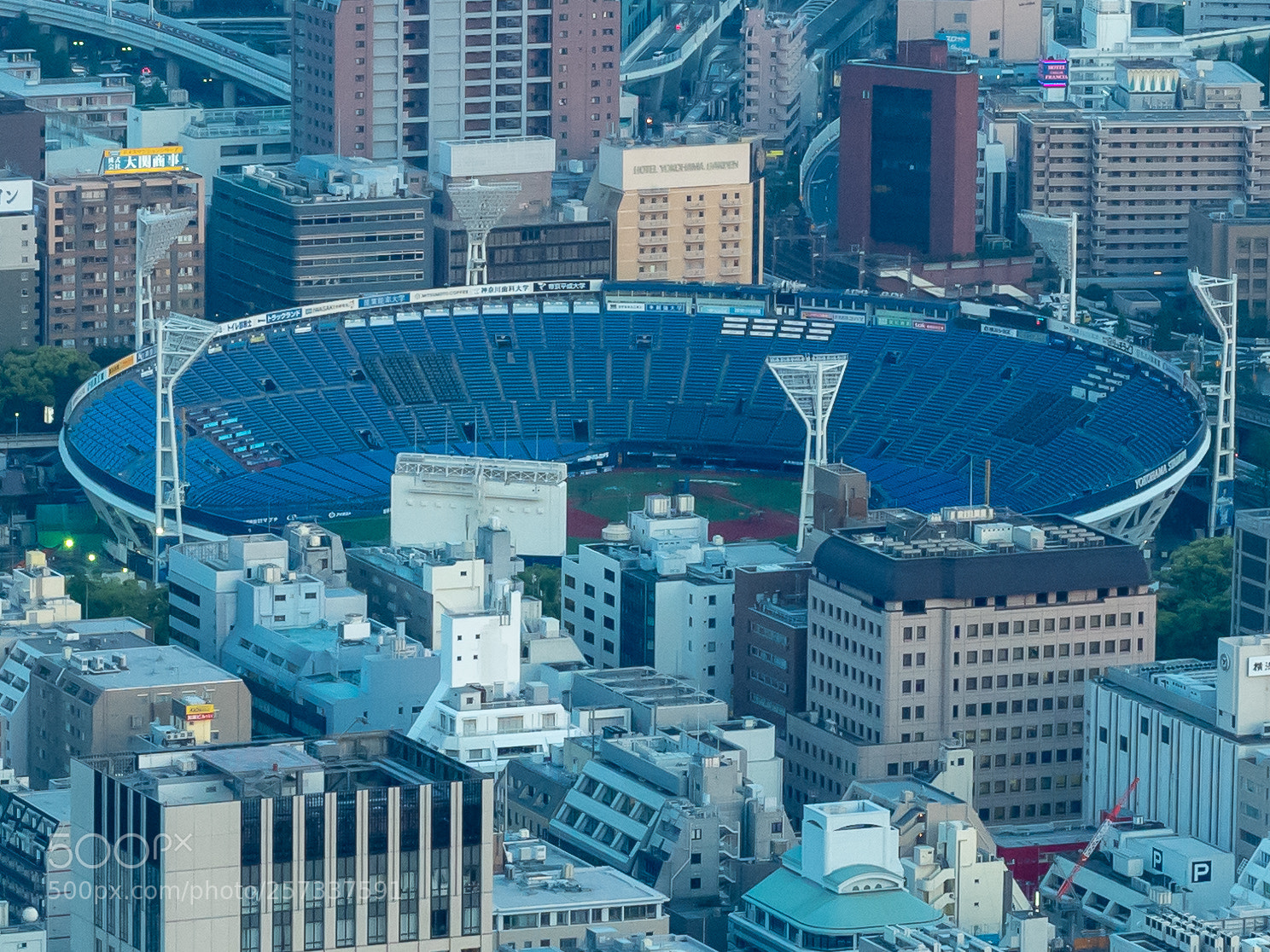 Olympus OM-D E-M5 II sample photo. 横浜スタジアム photography