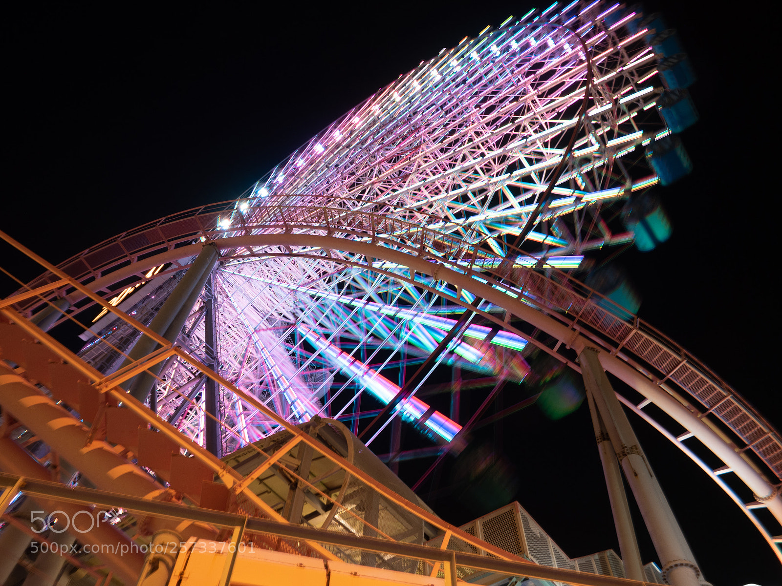Olympus OM-D E-M5 II sample photo. 横浜大観覧車　コスモクロック21 photography