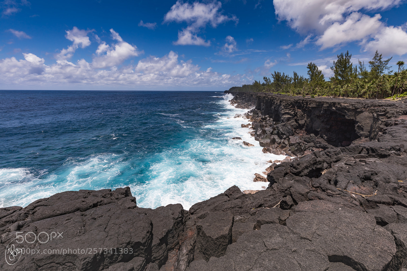 Canon EOS 5D Mark IV sample photo. Beach of lava photography