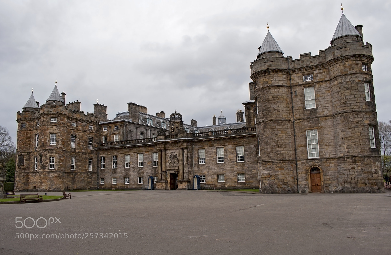 Canon EOS 30D sample photo. Palace of holyroodhouse (edinburgh) photography
