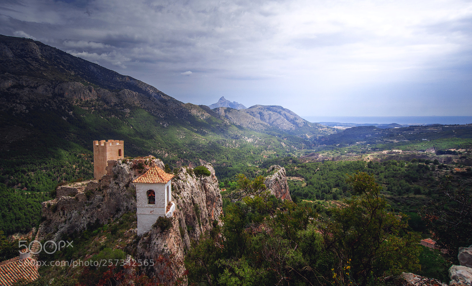 Nikon D3100 sample photo. El castell de guadalest photography
