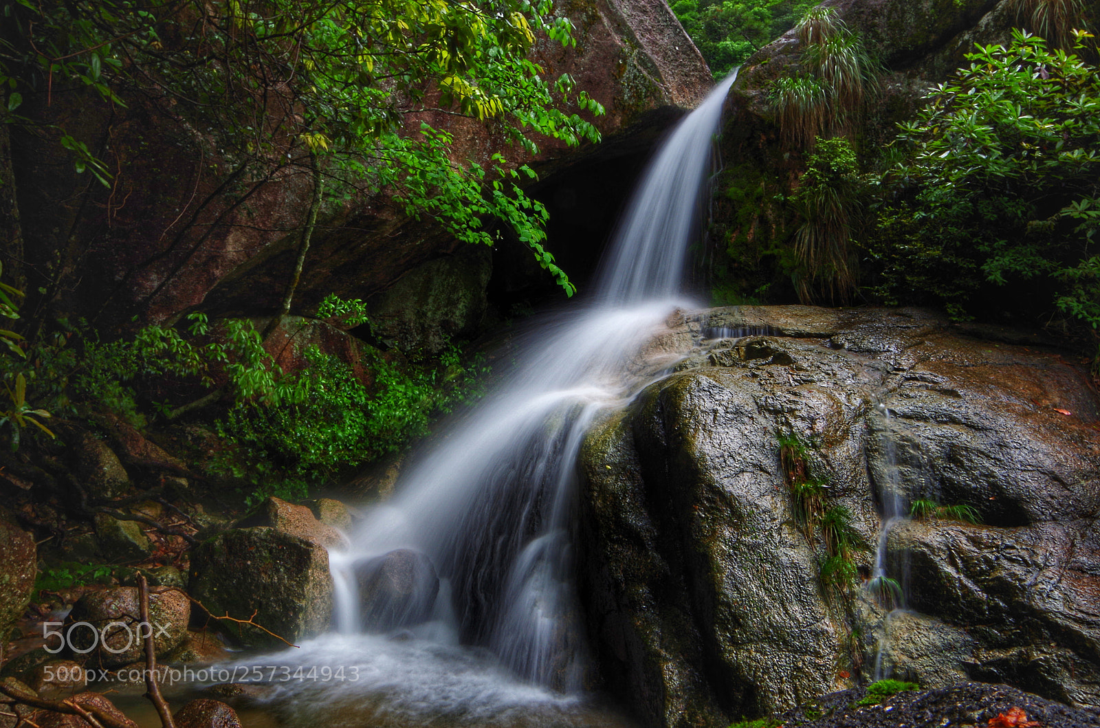 Pentax K-50 sample photo. Stream photography