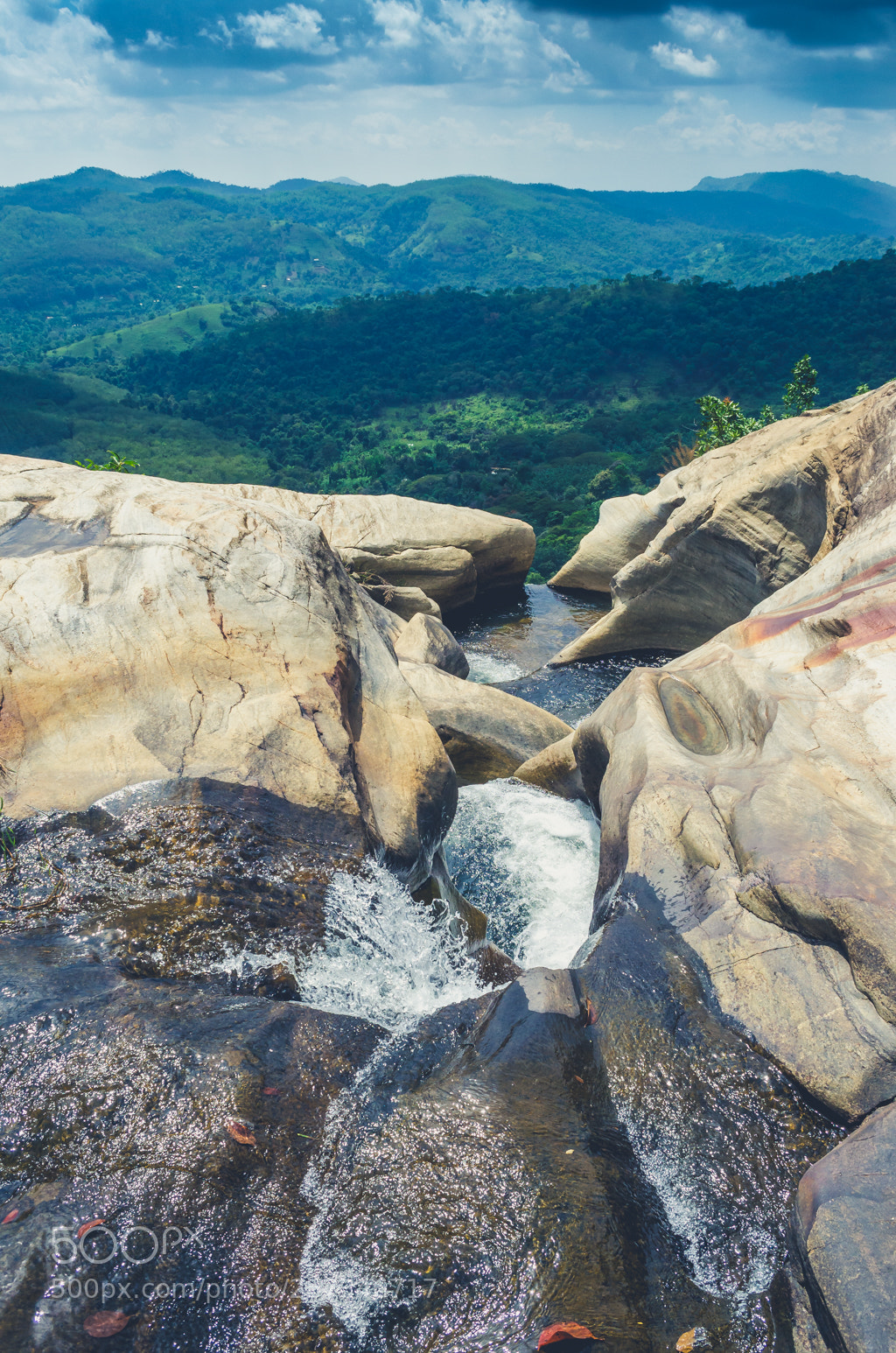 Nikon D5100 sample photo. Brink of diyaluma falls photography