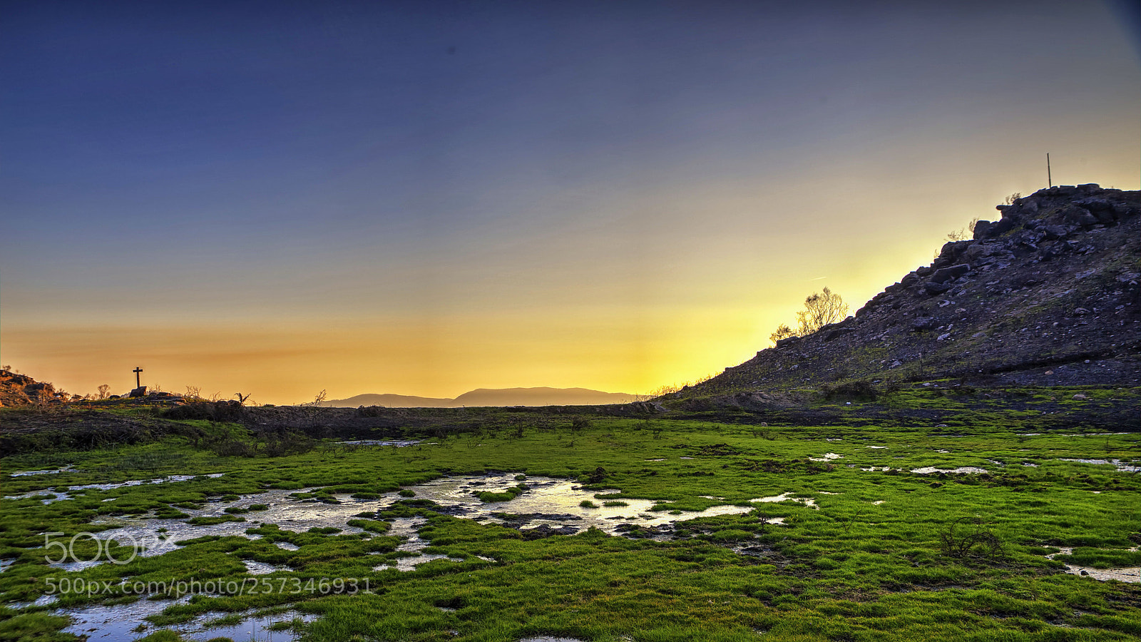 Canon EOS 6D sample photo. Sunset on a green photography
