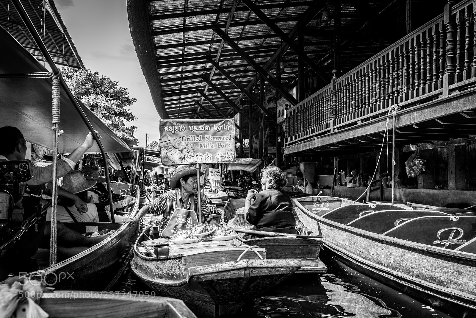 Nikon D810 sample photo. Floating market photography