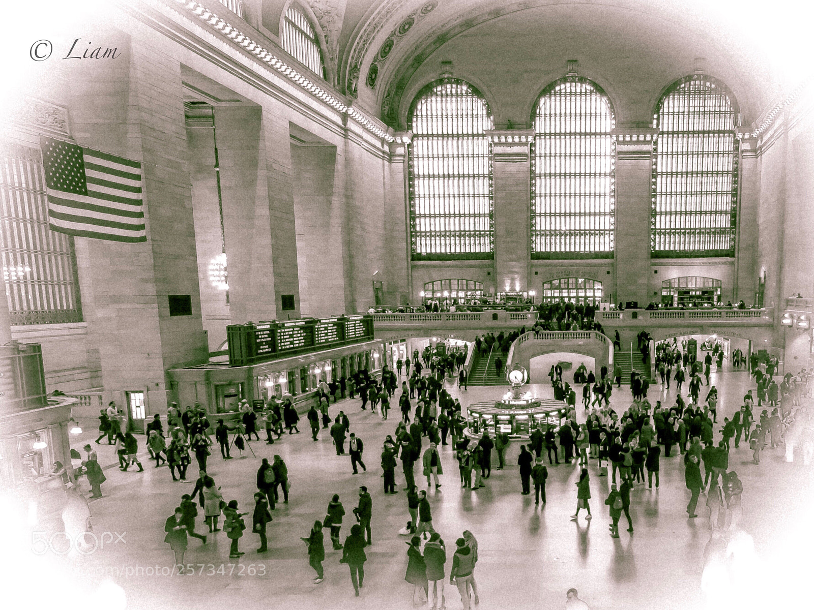 Canon PowerShot G16 sample photo. The hustle of grand photography