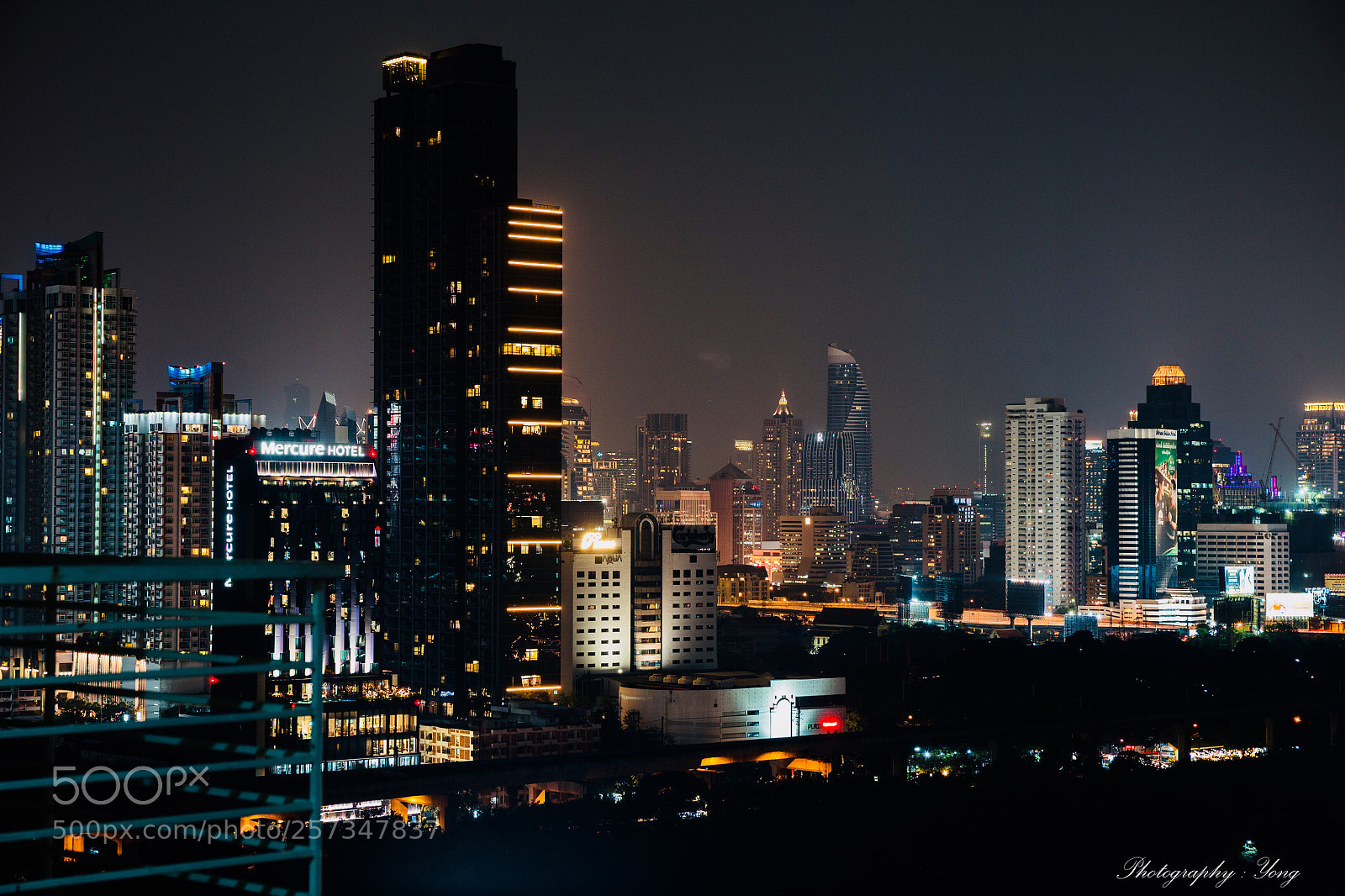Canon EOS 6D sample photo. Night in bangkok photography