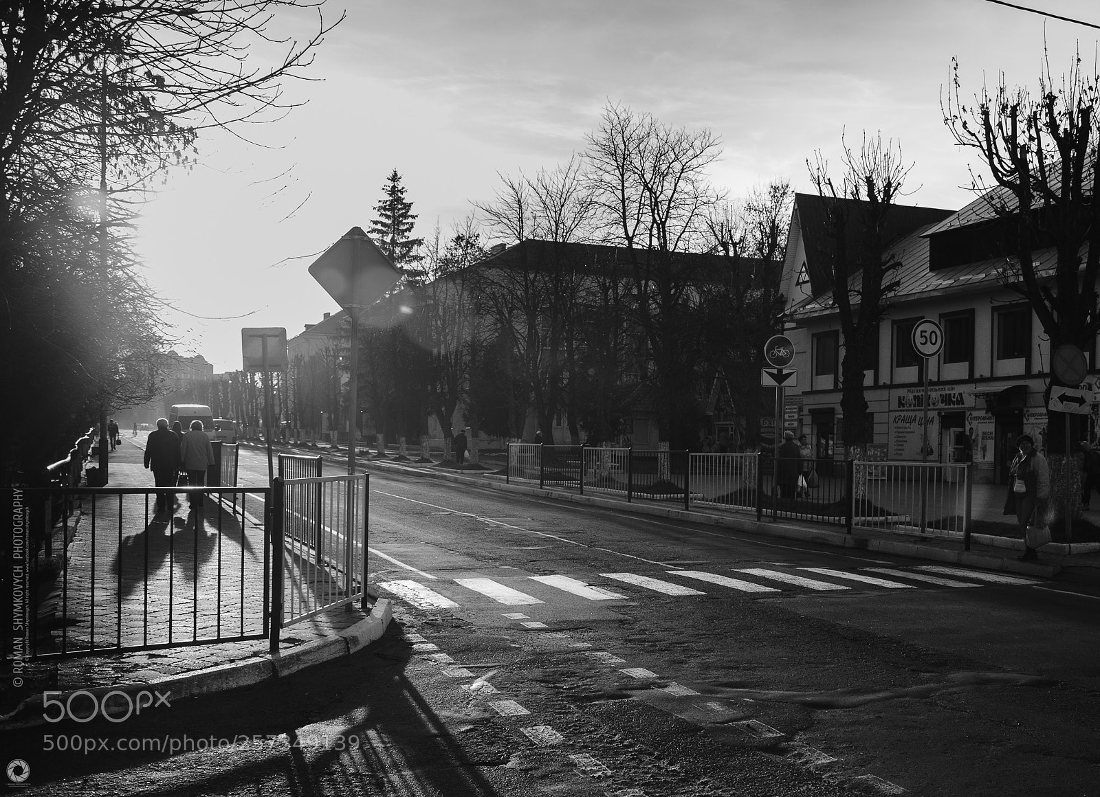 Nikon D90 sample photo. Atmosphere of the street photography