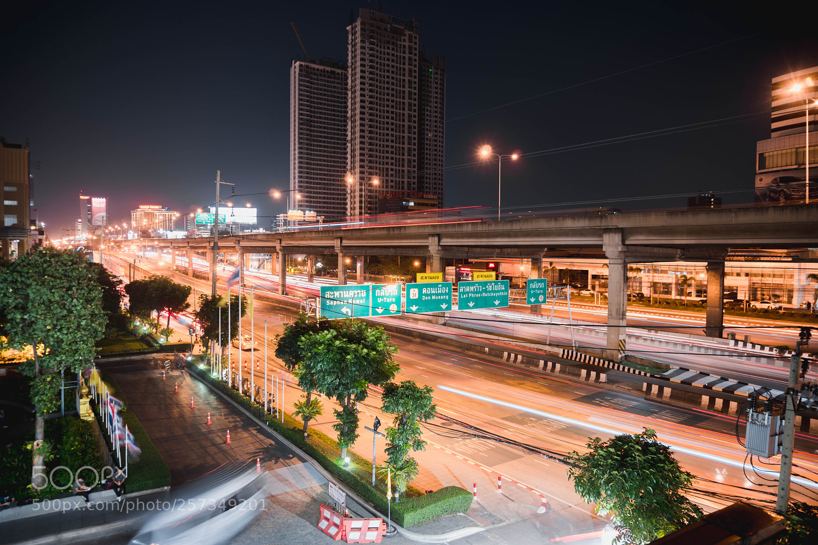 Sony a6300 sample photo. Bkk night photography