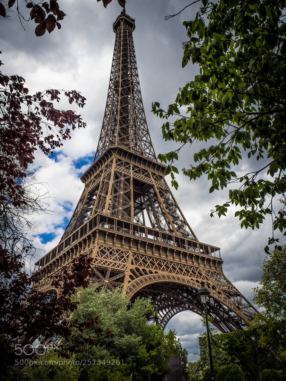 Olympus OM-D E-M10 II sample photo. Eiffel tower photography