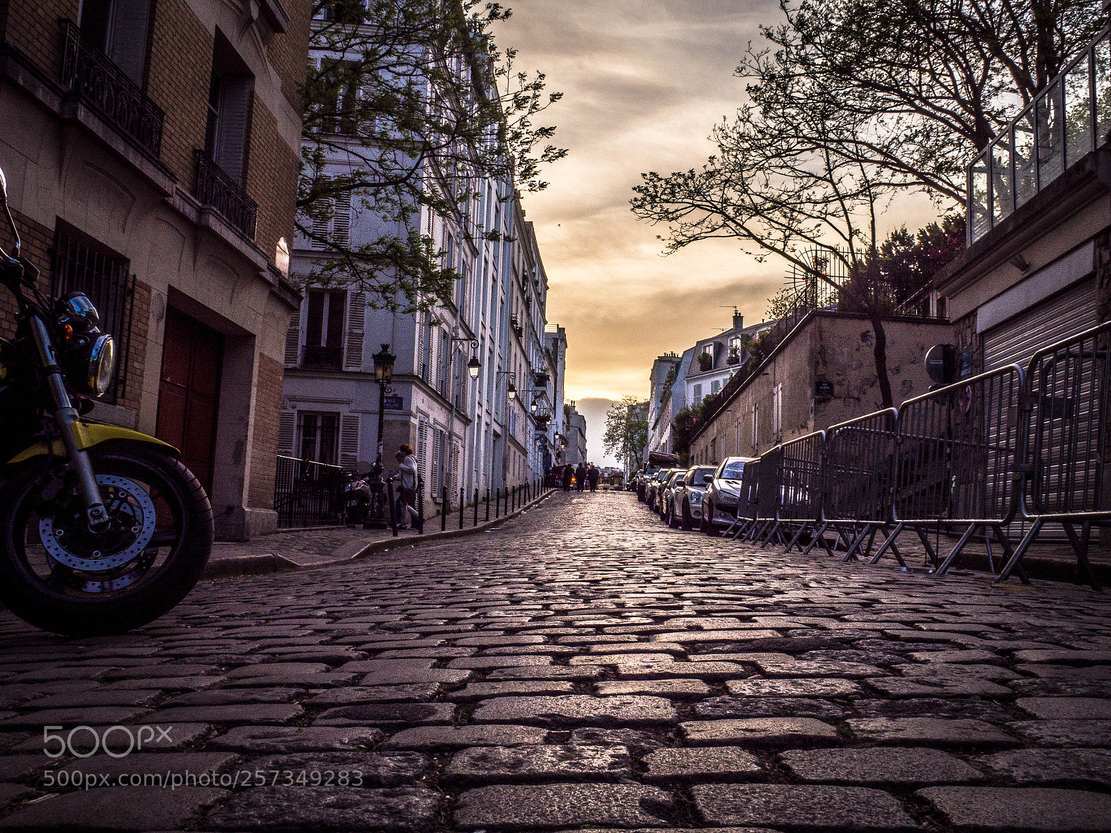Olympus OM-D E-M10 II sample photo. Cobble-stoned street in montmartre photography