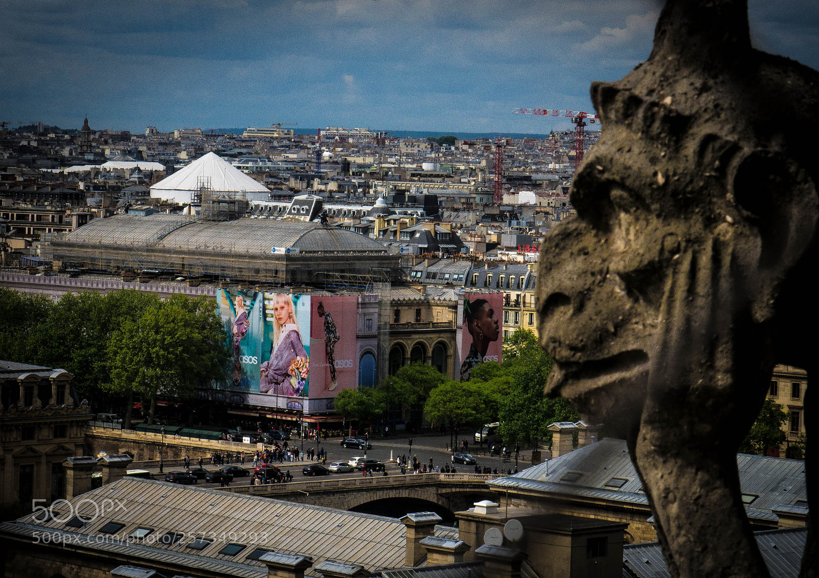 Olympus OM-D E-M10 II sample photo. Another gargoyle overlooking paris photography