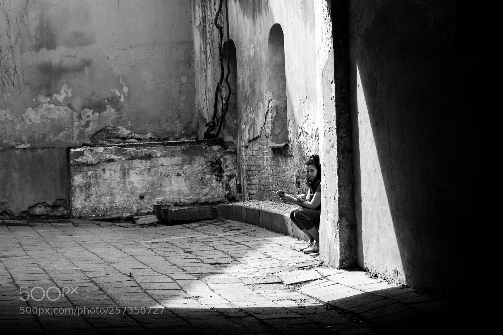 Canon EOS 7D sample photo. Street shadows photography