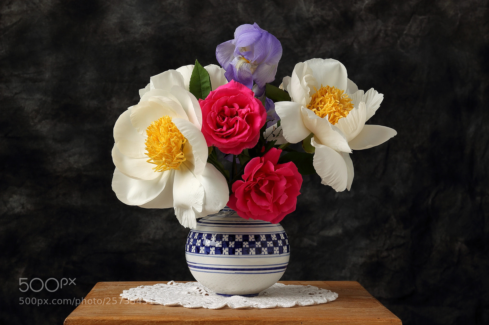 Canon EOS-1D Mark IV sample photo. Peonies, roses and iris photography