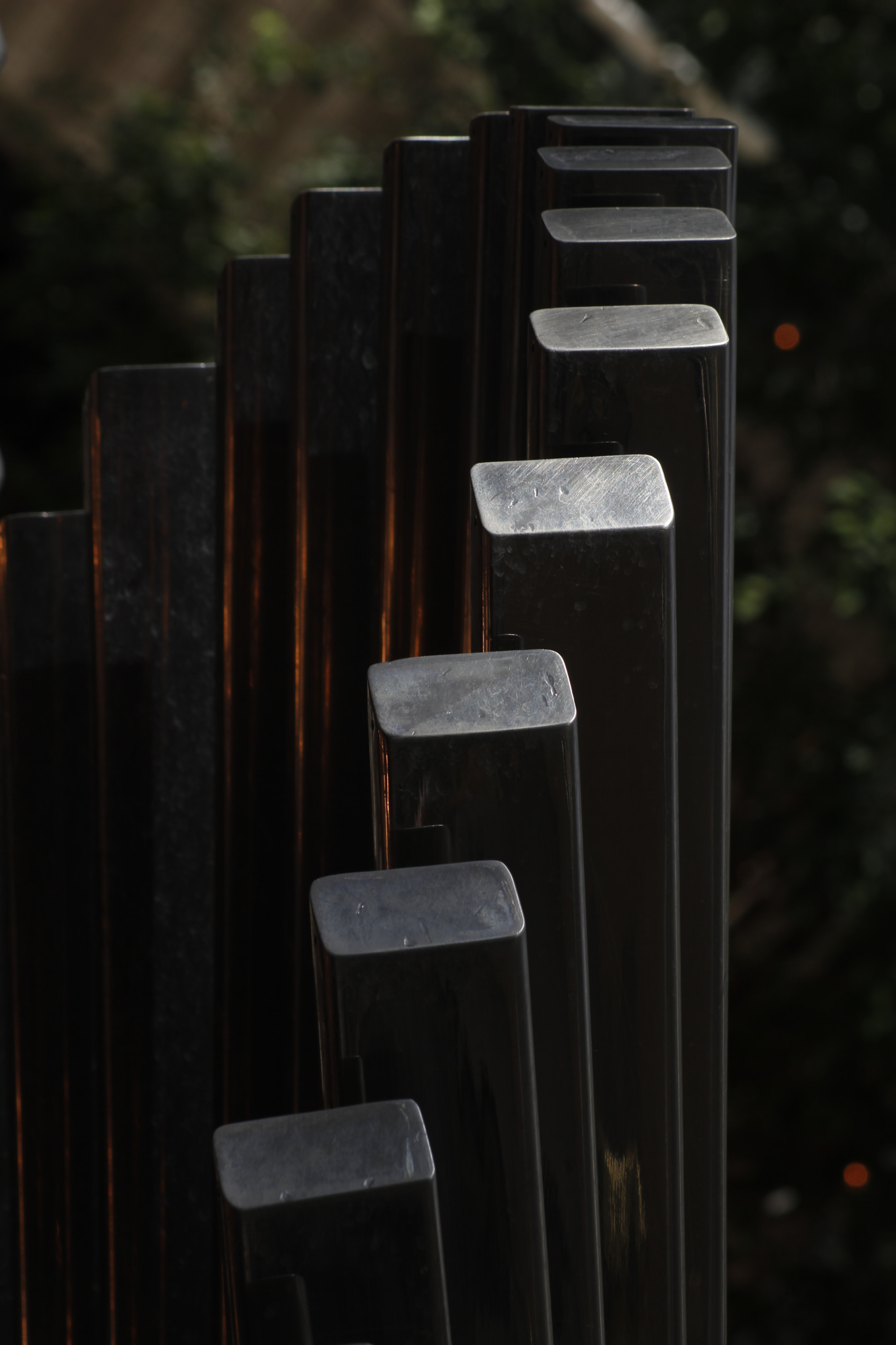 Canon EOS 600D (Rebel EOS T3i / EOS Kiss X5) sample photo. Iron curtain photography