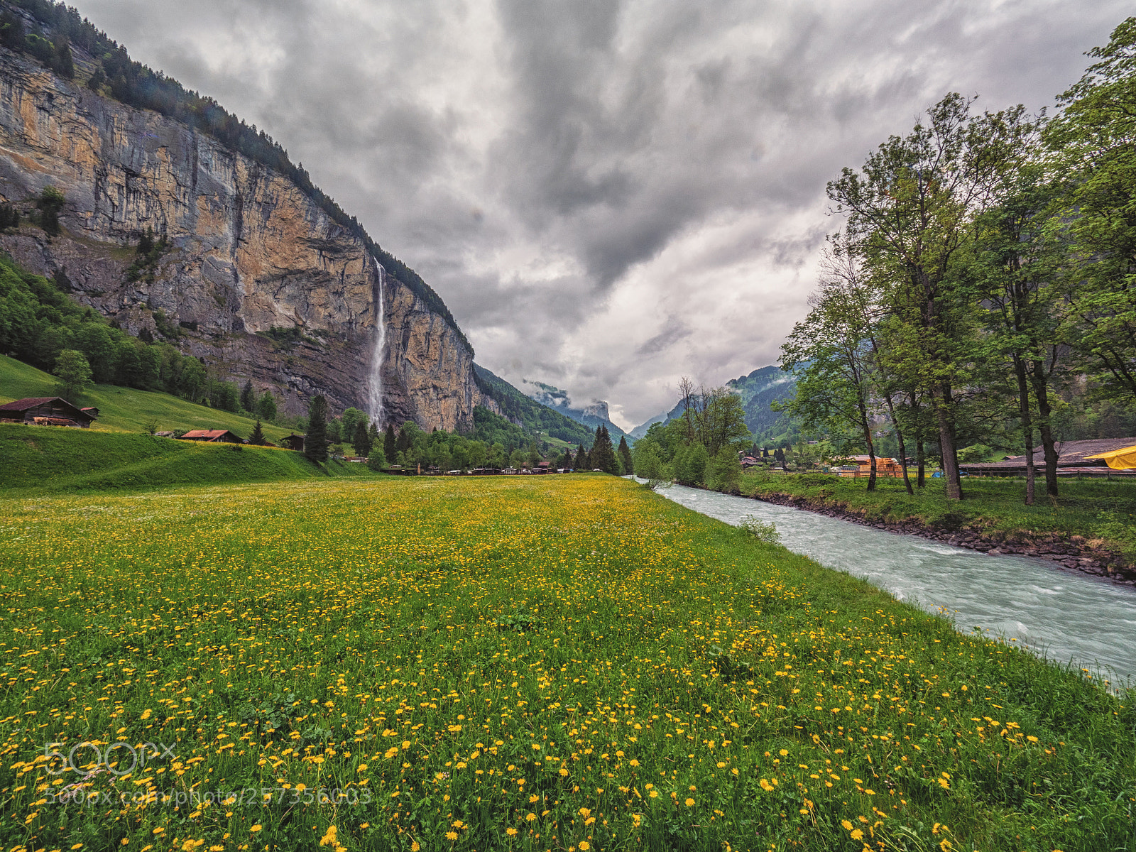 Olympus OM-D E-M5 II sample photo. Lauterbrunnen valley photography