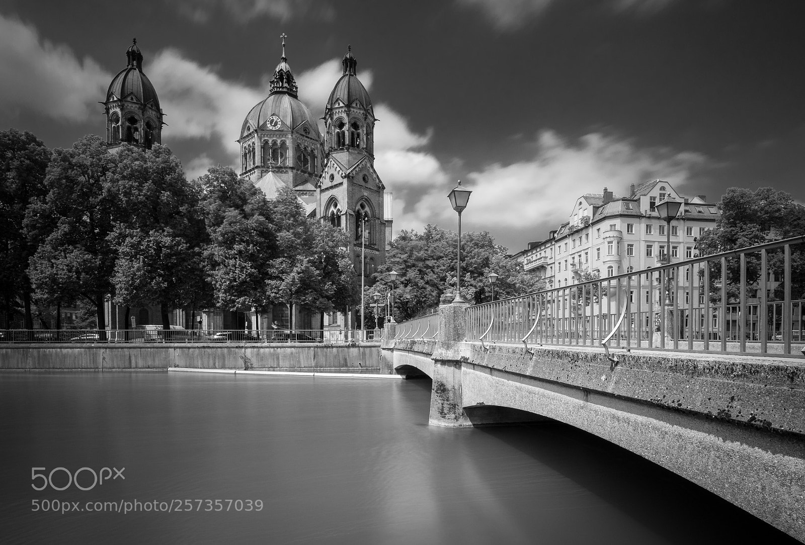 Panasonic Lumix DMC-GX8 sample photo. St. lukas kirche m photography