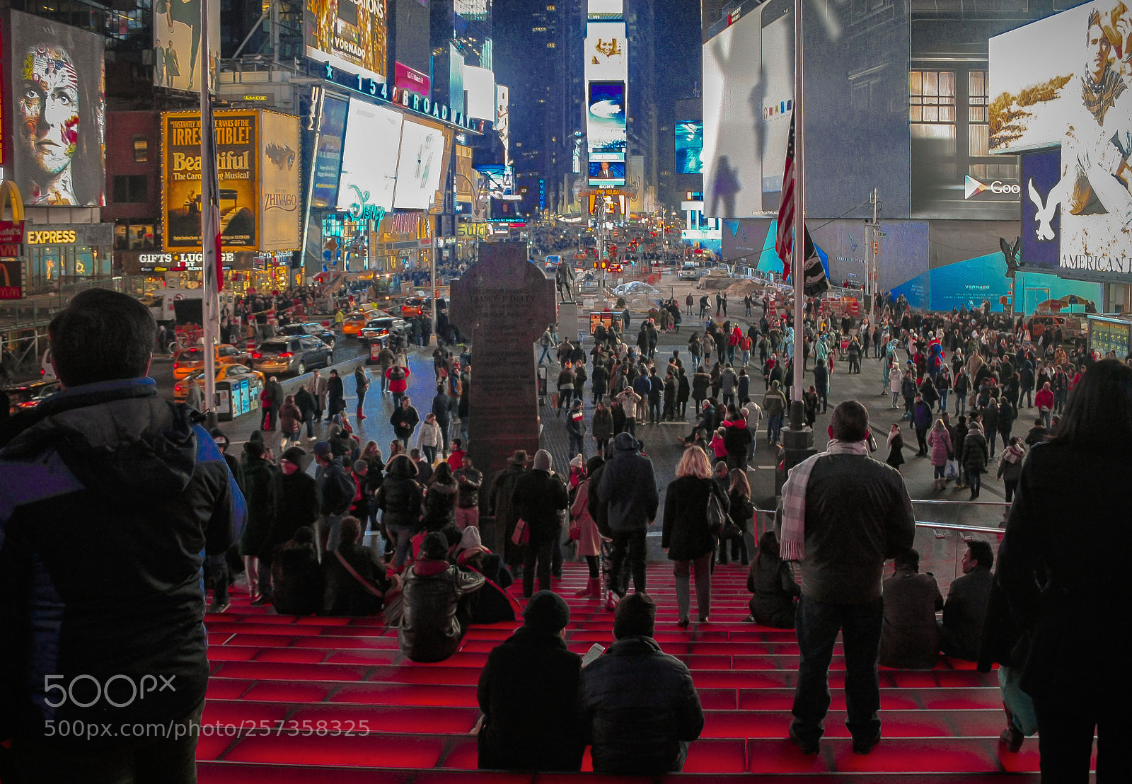 Canon EOS 450D (EOS Rebel XSi / EOS Kiss X2) sample photo. Red stairs, times square. photography