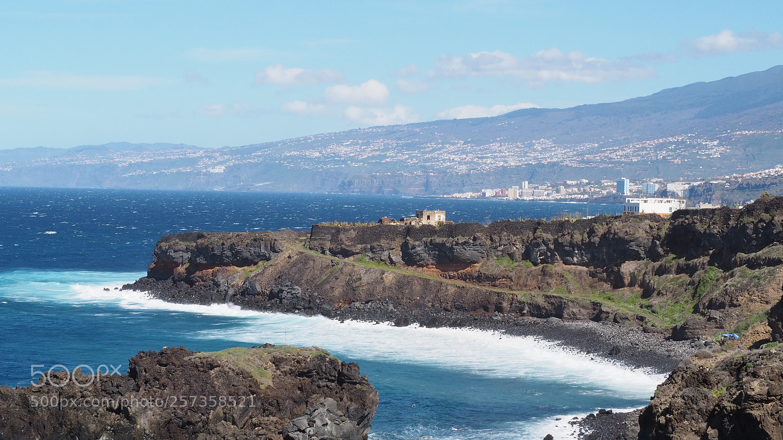 Olympus OM-D E-M10 II sample photo. Waves photography