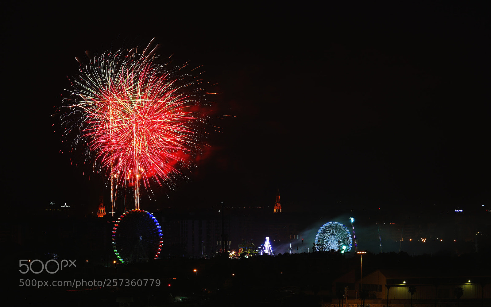 Canon EOS 60D sample photo. Volantes de fuego iii photography