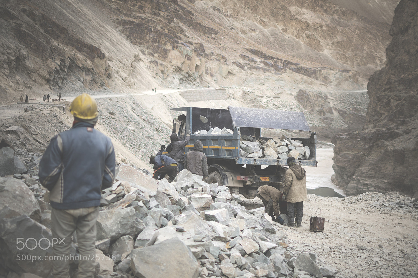 Nikon D500 sample photo. Workplace at harshest climatic photography