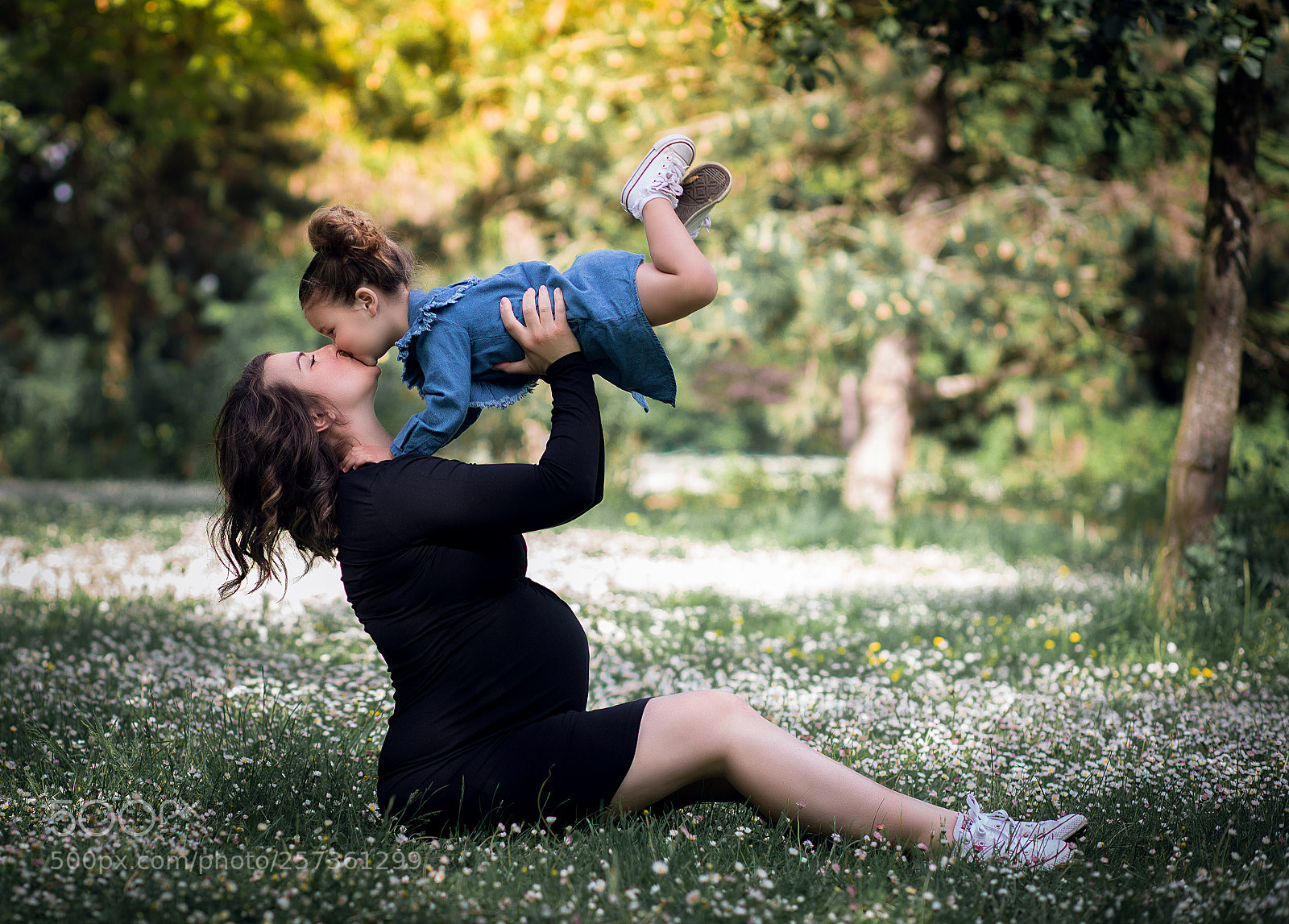Canon EOS 5D Mark IV sample photo. Woodland family photography
