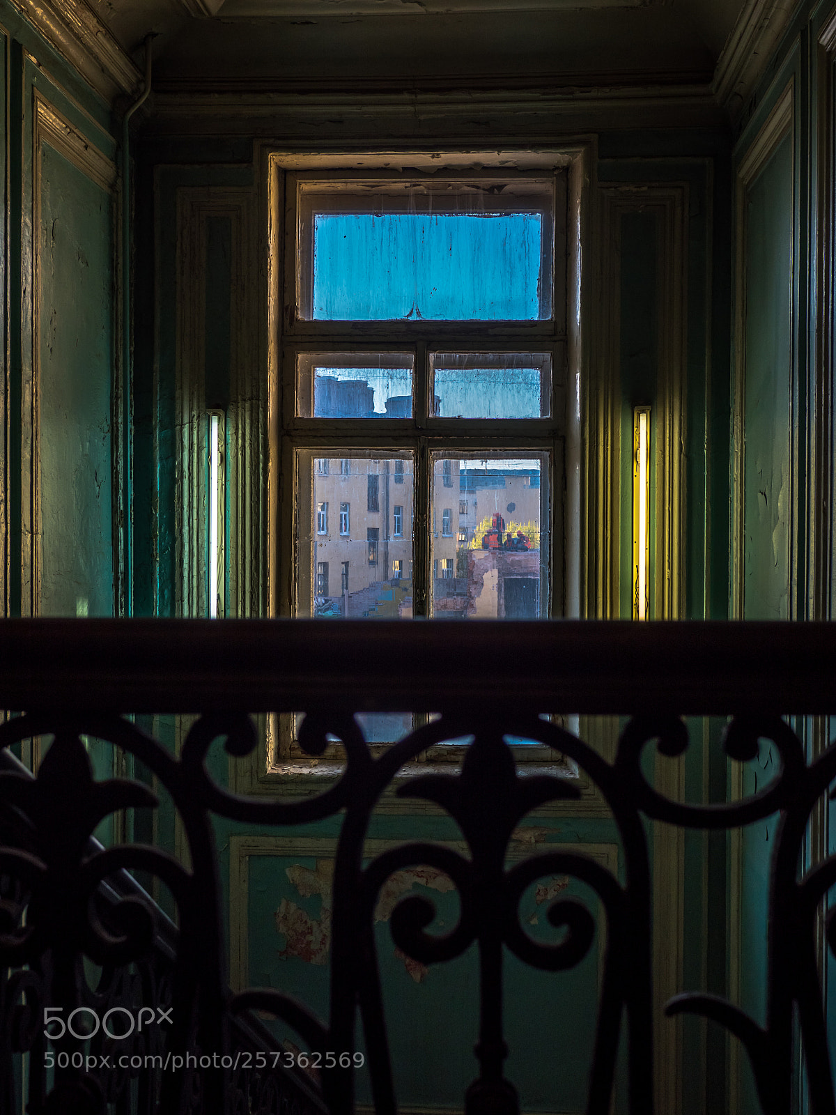 Olympus OM-D E-M5 II sample photo. The window photography