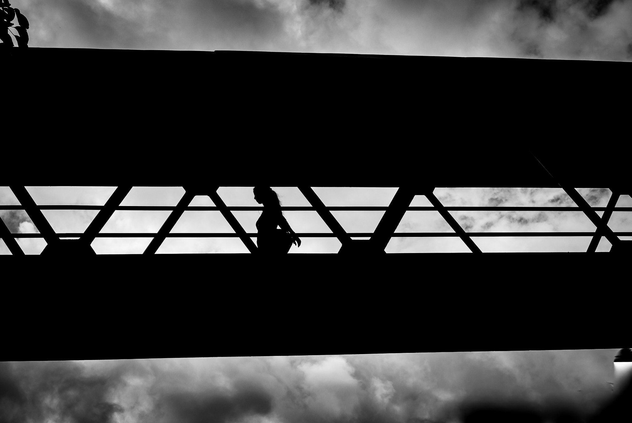 Leica D-Lux (Typ 109) sample photo. Silhouette on a footbridge photography