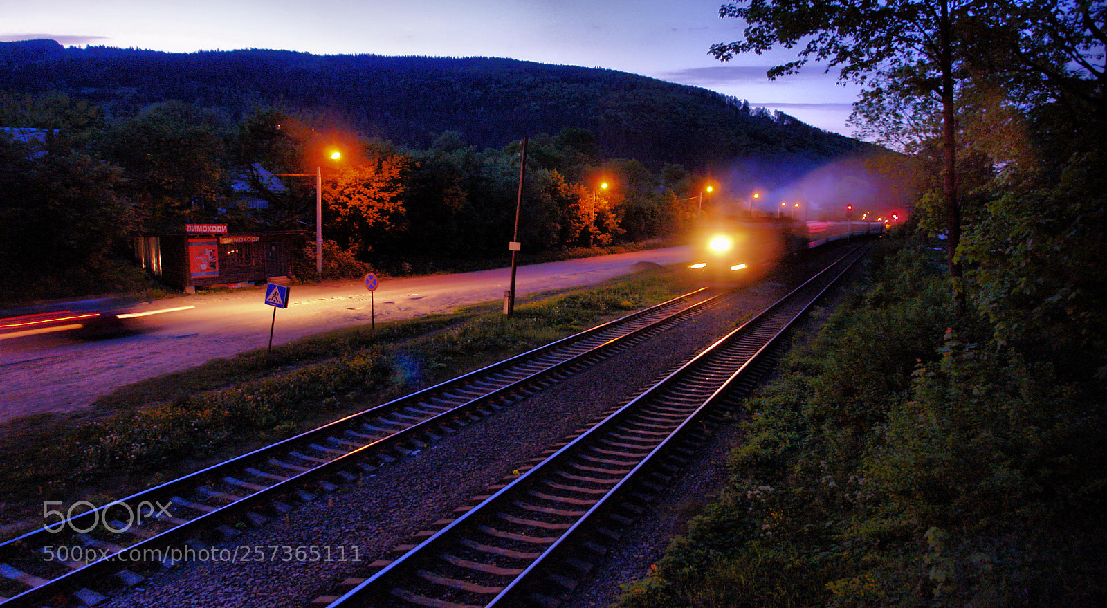 Sony DSC-R1 sample photo. Night train photography