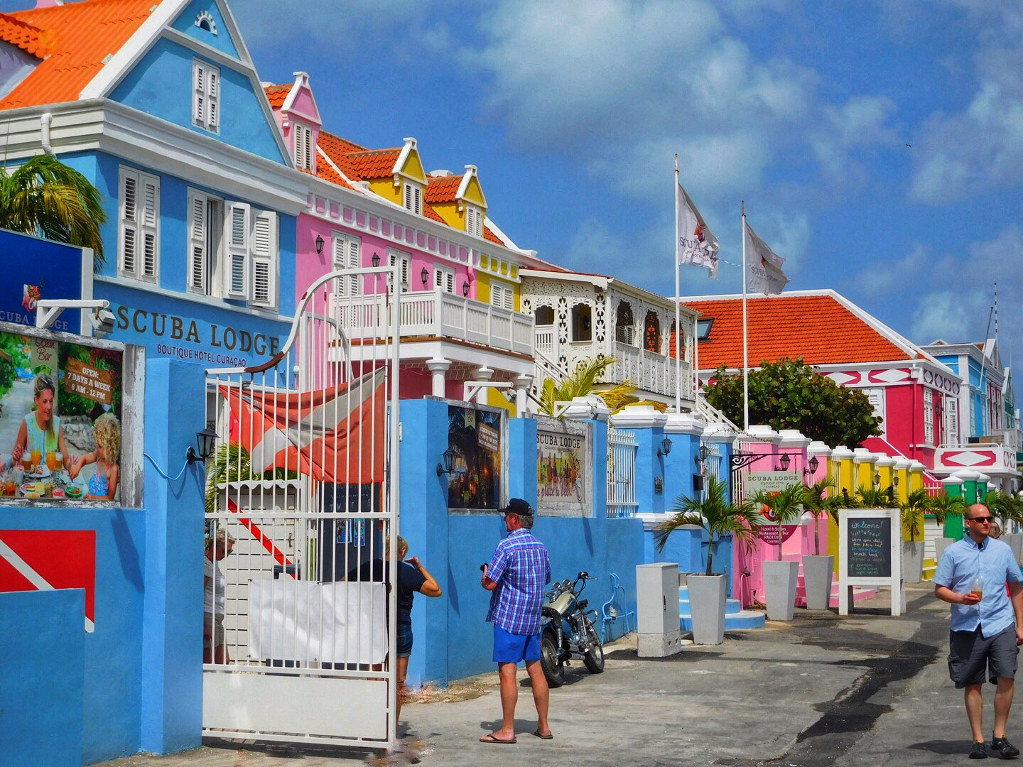 Nikon Coolpix S7000 sample photo. Coloured houses in willemstad photography