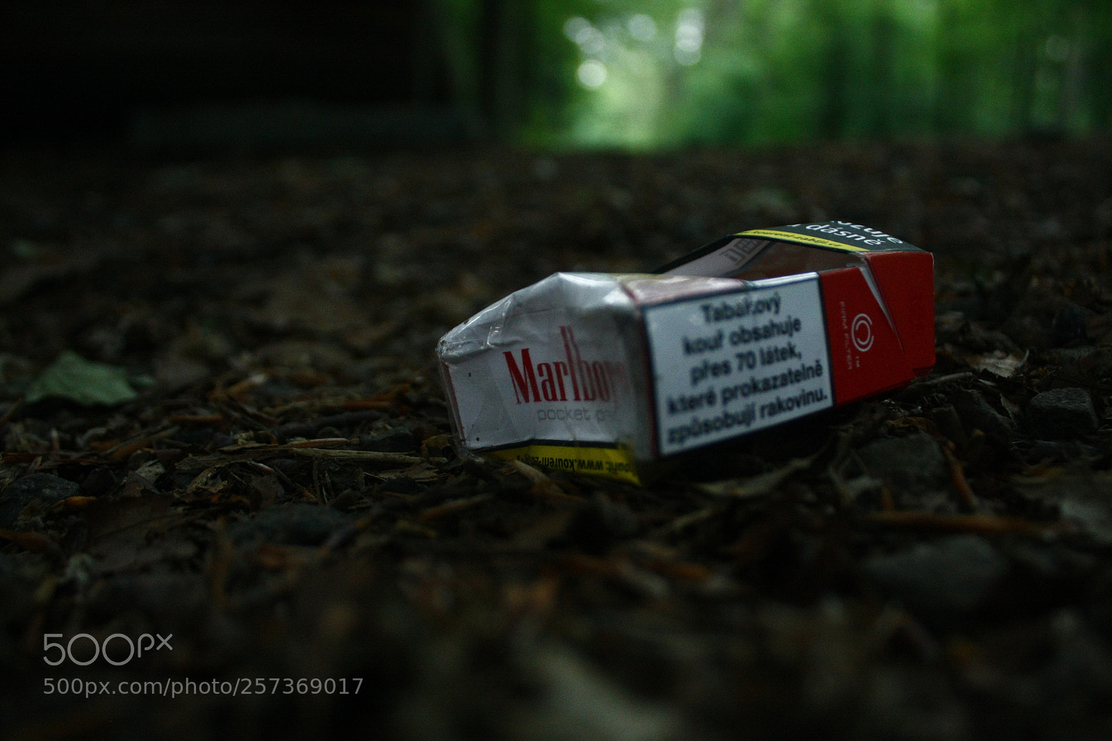 Canon EF-S 18-55mm F3.5-5.6 IS sample photo. Marlboro photography