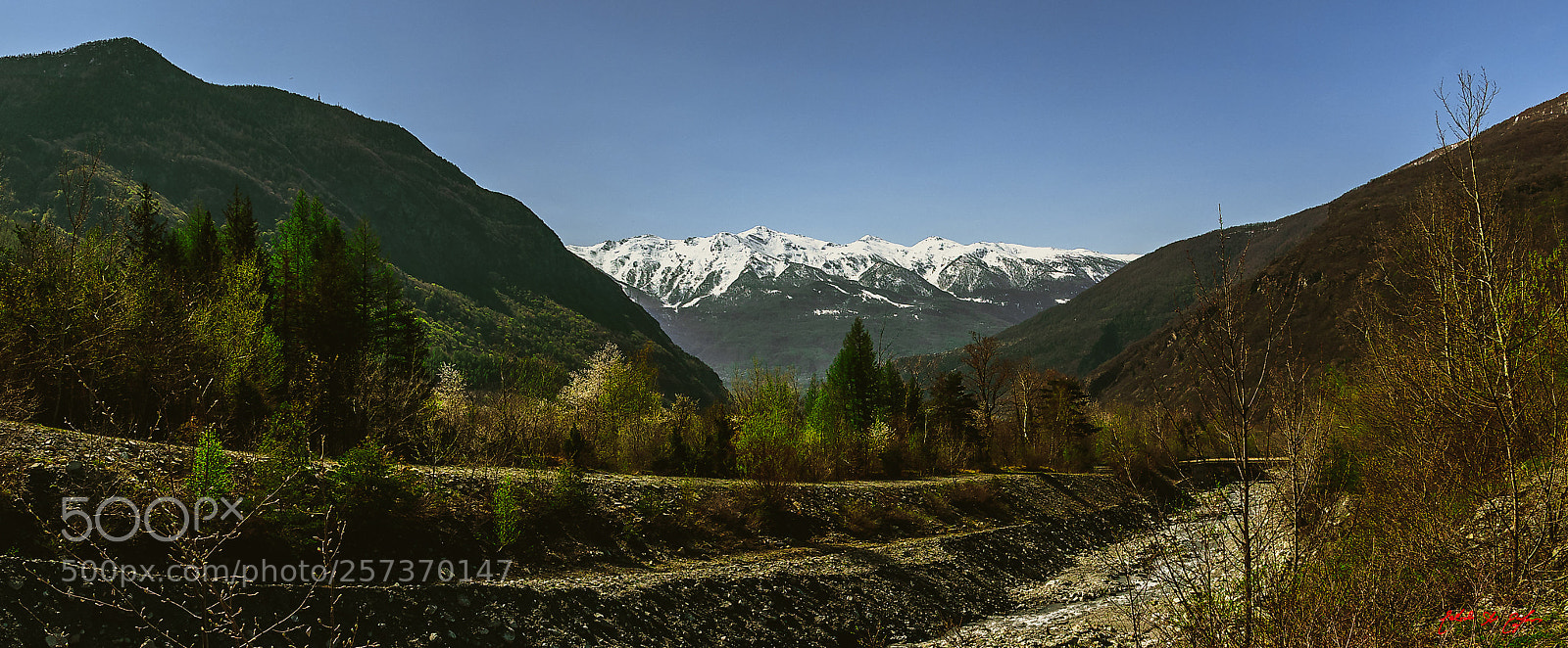 Canon EOS 77D (EOS 9000D / EOS 770D) sample photo. Novalesa photography
