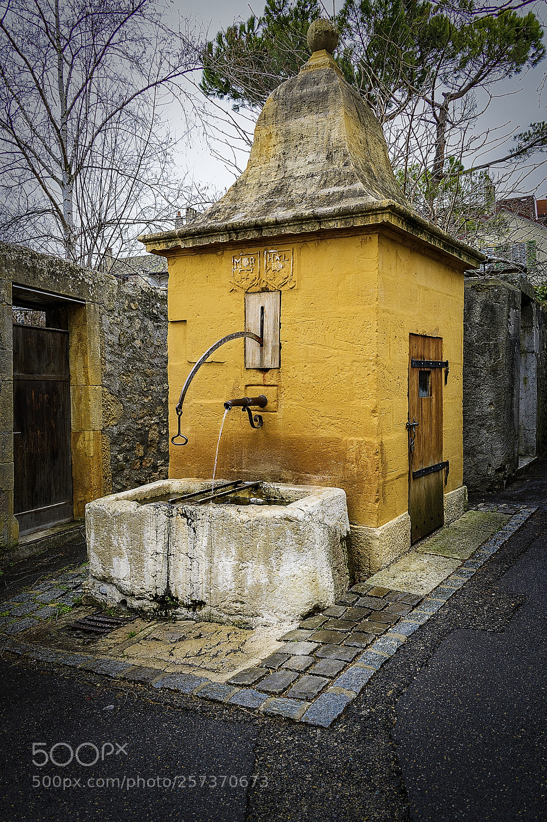 Nikon D500 sample photo. Le puits photography