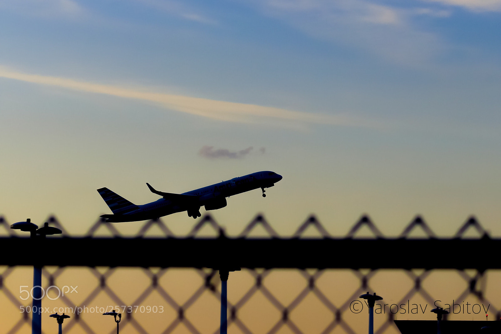 Canon EOS 1300D (EOS Rebel T6 / EOS Kiss X80) sample photo. Airplane in a sunset  photography